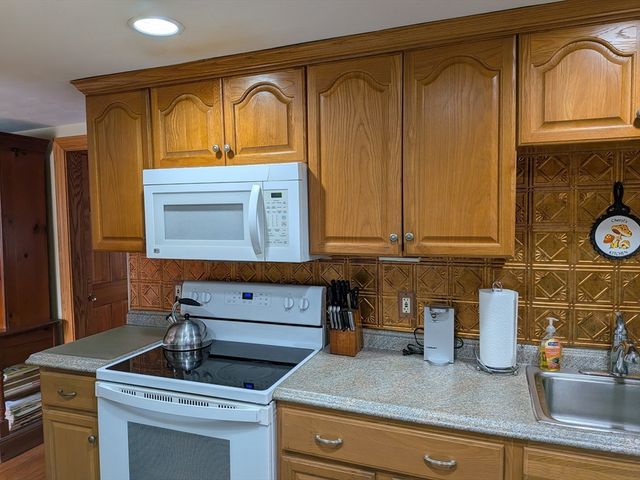 7 Willis Ave, Winthrop, MA 02152