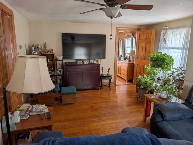 7 Willis Ave, Winthrop, MA 02152