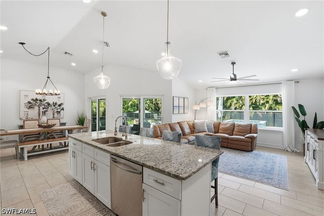 721 Logan BLVD S, Naples, FL 34119