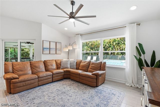 721 Logan BLVD S, Naples, FL 34119