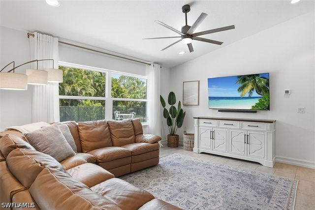 721 Logan BLVD S, Naples, FL 34119