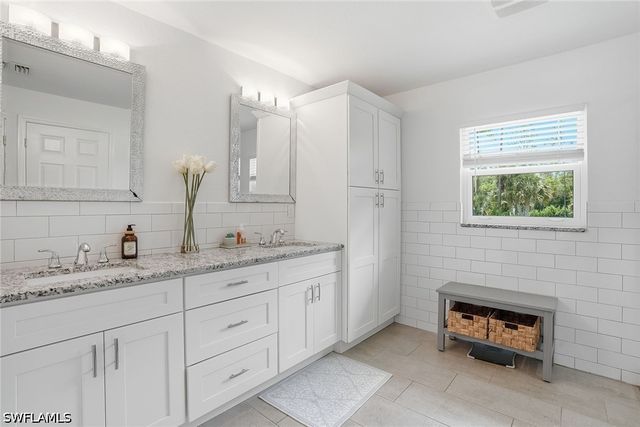 721 Logan BLVD S, Naples, FL 34119