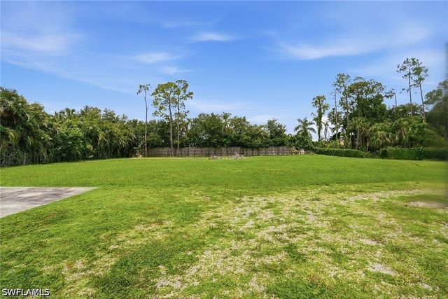 721 Logan BLVD S, Naples, FL 34119