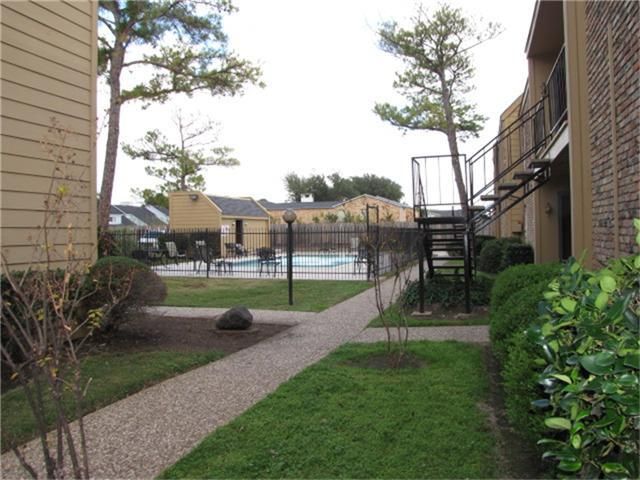 3303 W Greenridge Drive 23, Houston, TX 77057
