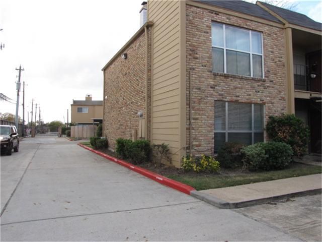 3303 W Greenridge Drive 23, Houston, TX 77057