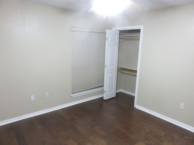 3303 W Greenridge Drive 23, Houston, TX 77057