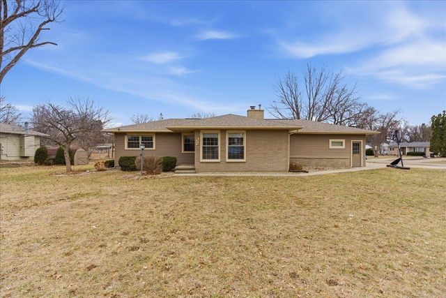 4028 Rownd Street, Cedar Falls, IA 50613