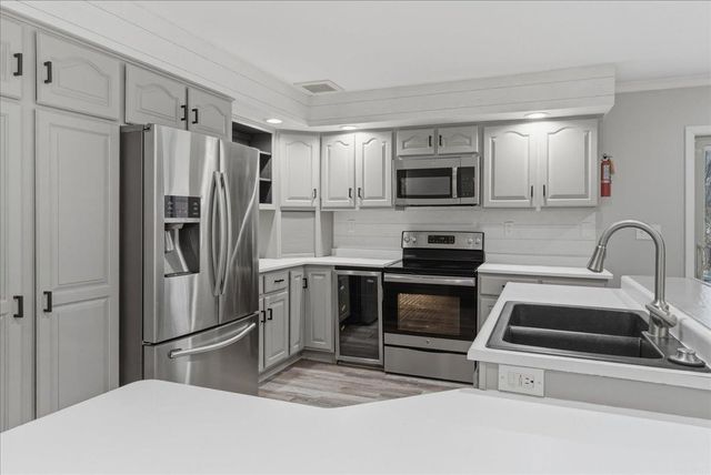 4028 Rownd Street, Cedar Falls, IA 50613