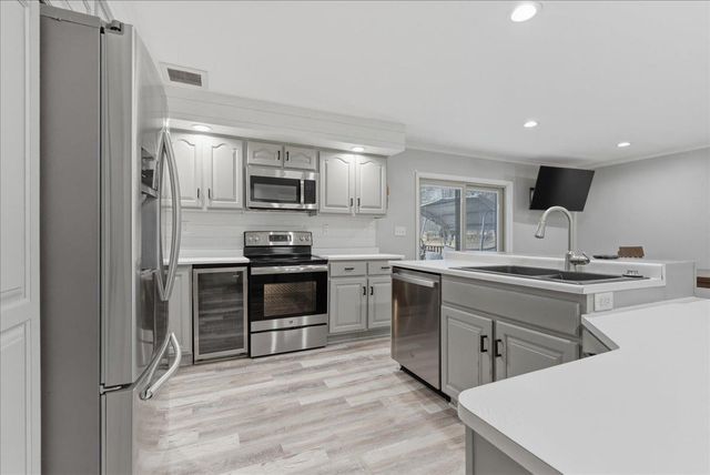 4028 Rownd Street, Cedar Falls, IA 50613