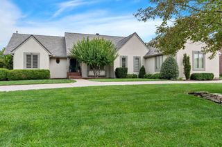 1162 N Woodridge Dr, Wichita, KS 67206