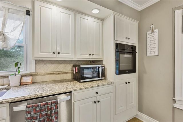 829 S College Street, Nevada, MO 64772