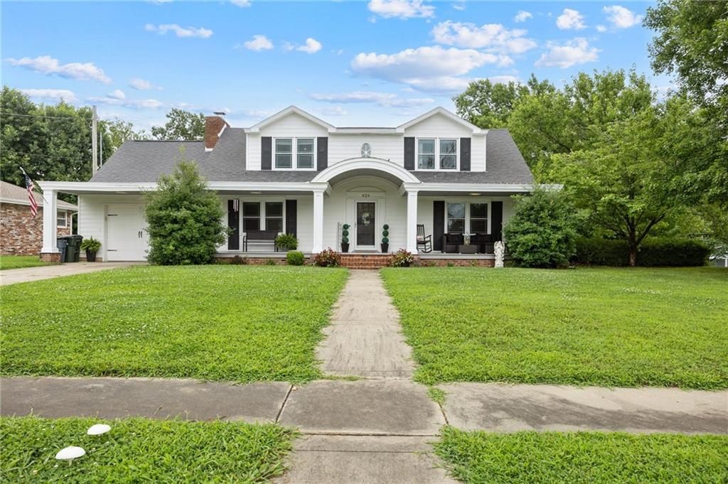 829 S College Street, Nevada, MO 64772