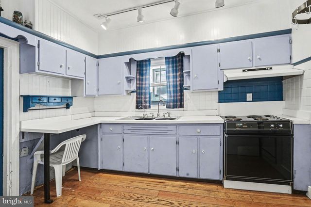 12 S WASHINGTON ST, Mechanicsburg, PA 17055