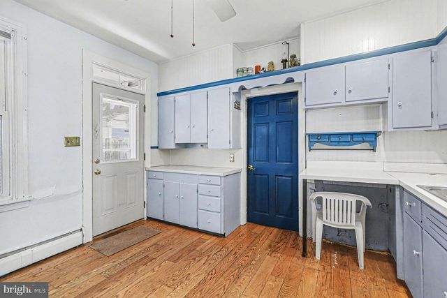 12 S WASHINGTON ST, Mechanicsburg, PA 17055