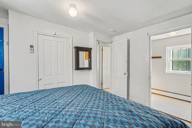 12 S WASHINGTON ST, Mechanicsburg, PA 17055