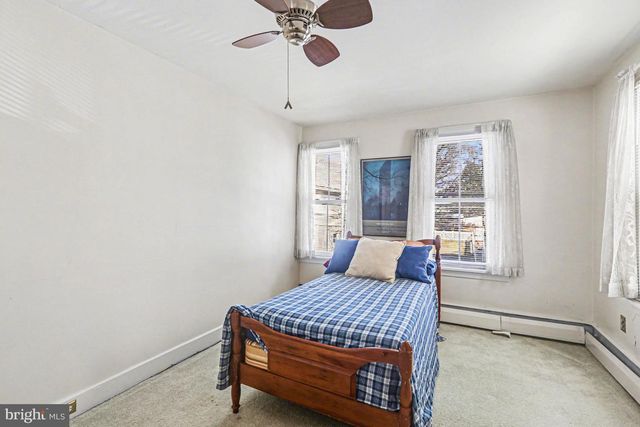 12 S WASHINGTON ST, Mechanicsburg, PA 17055