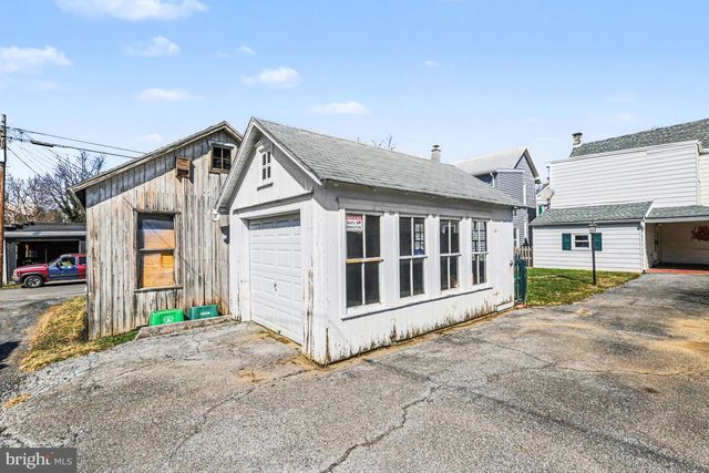 12 S WASHINGTON ST, Mechanicsburg, PA 17055