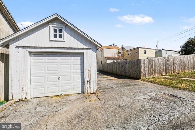 12 S WASHINGTON ST, Mechanicsburg, PA 17055