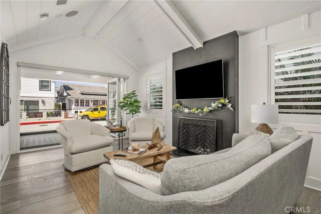 306 Alvarado Place, Newport Beach, CA 92661