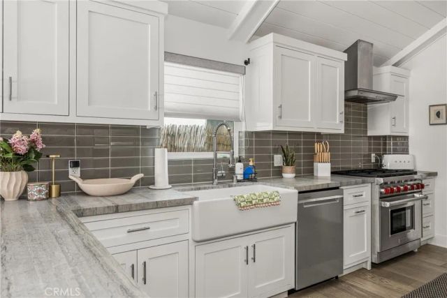 306 Alvarado Place, Newport Beach, CA 92661