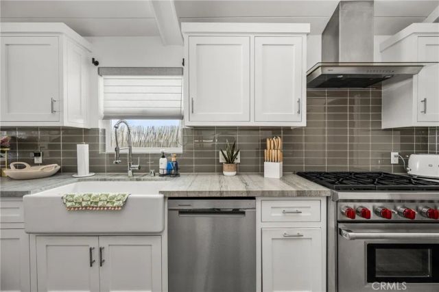 306 Alvarado Place, Newport Beach, CA 92661