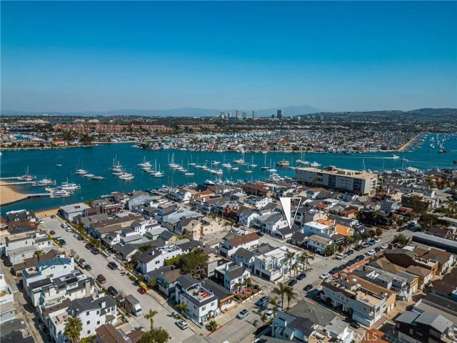 306 Alvarado Place, Newport Beach, CA 92661