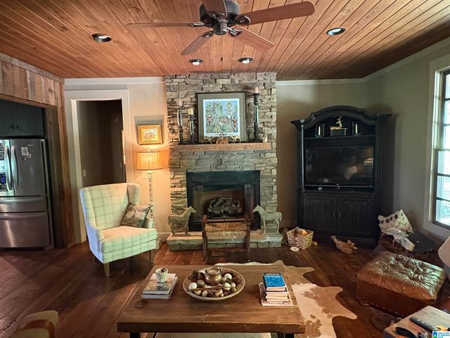 1406 HIGHWAY 22, Alexander City, AL 35010