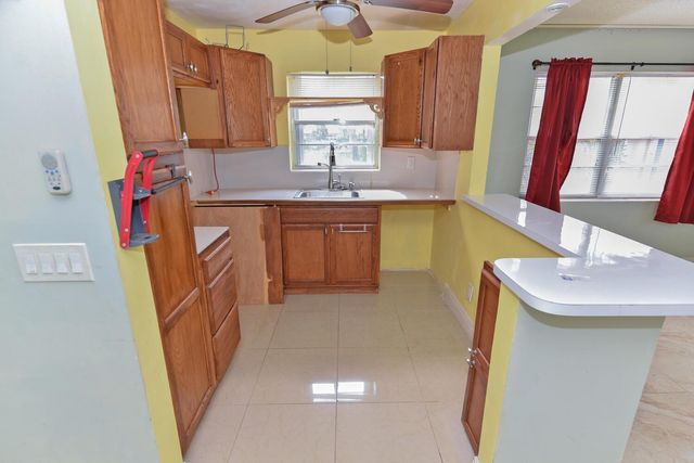262 Bedford K, West Palm Beach, FL 33417