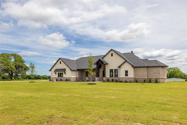 104 Prarie Winds Drive, Poolville, TX 76487