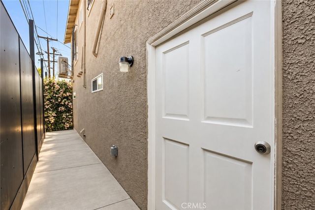 3629 W 58th Place 1/2, Los Angeles, CA 90043