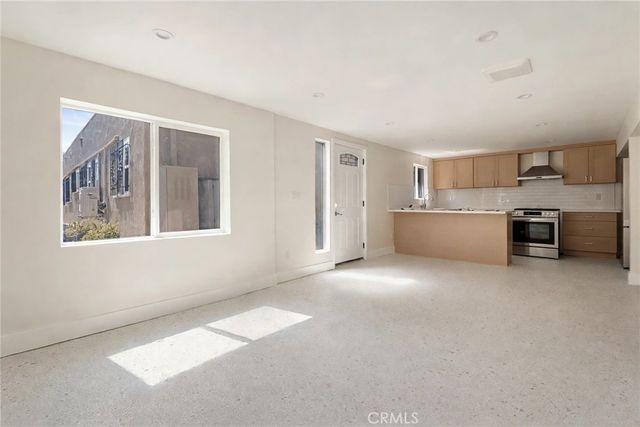 3629 W 58th Place 1/2, Los Angeles, CA 90043