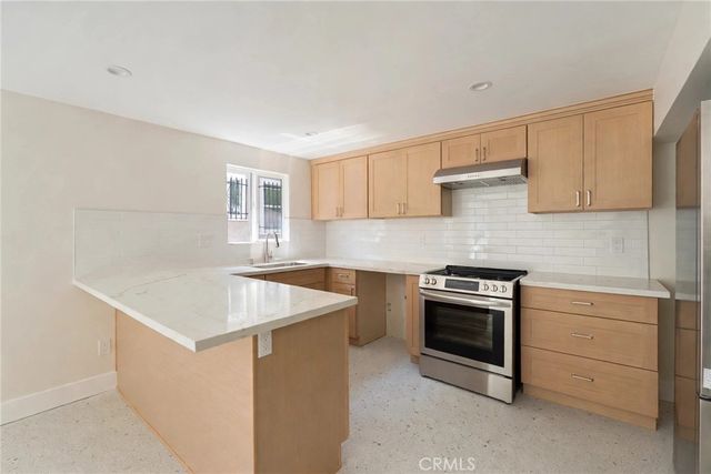 3629 W 58th Place 1/2, Los Angeles, CA 90043