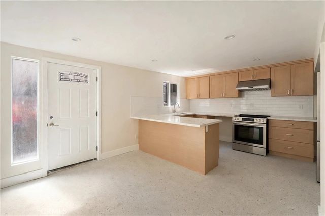 3629 W 58th Place 1/2, Los Angeles, CA 90043