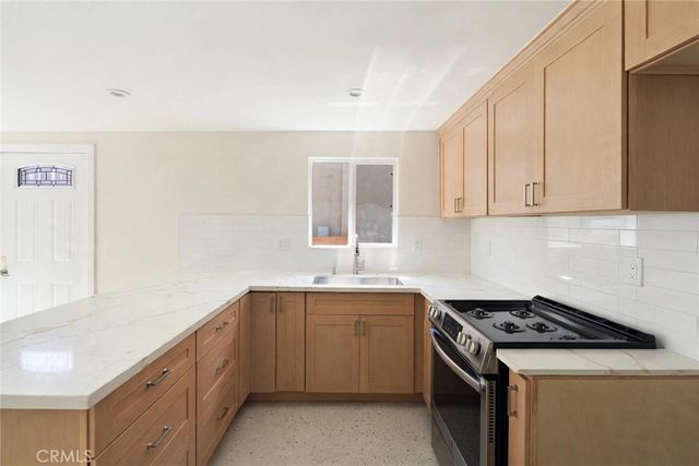 3629 W 58th Place 1/2, Los Angeles, CA 90043