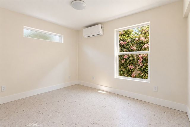 3629 W 58th Place 1/2, Los Angeles, CA 90043