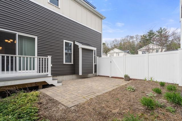15 Cleary Circle 15, Norfolk, MA 02056