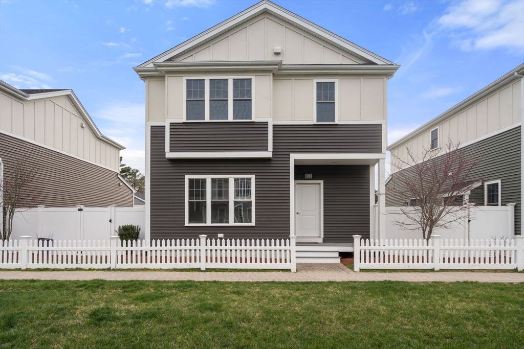 15 Cleary Circle 15, Norfolk, MA 02056
