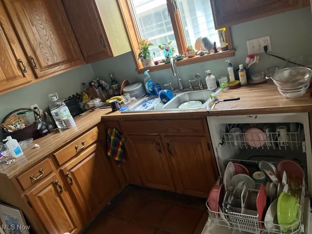 233 Shadyside Court, Alliance, OH 44601