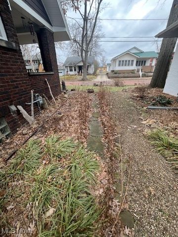 233 Shadyside Court, Alliance, OH 44601