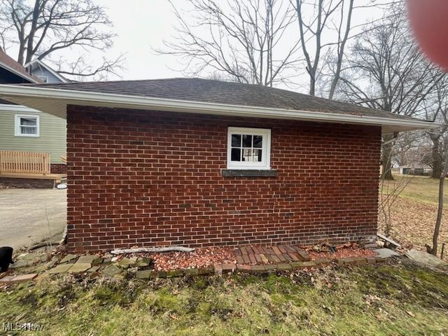 233 Shadyside Court, Alliance, OH 44601