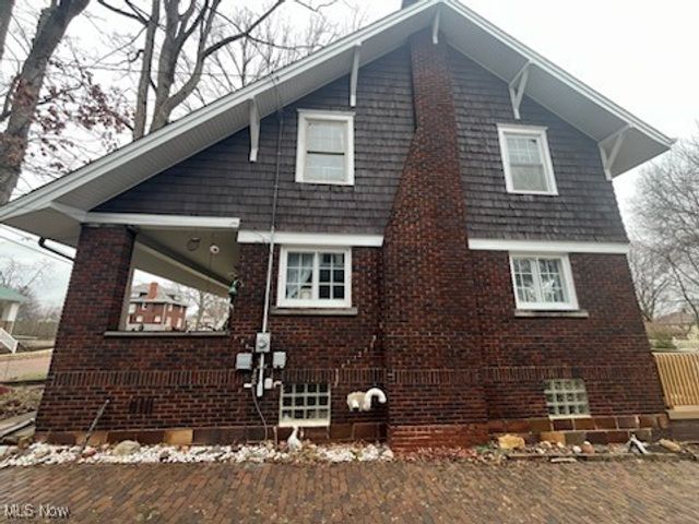 233 Shadyside Court, Alliance, OH 44601