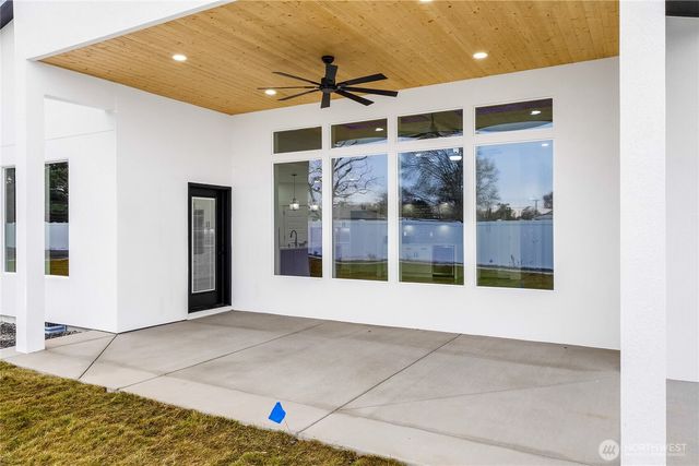 525 N Bluff West Drive, Moses Lake, WA 98837