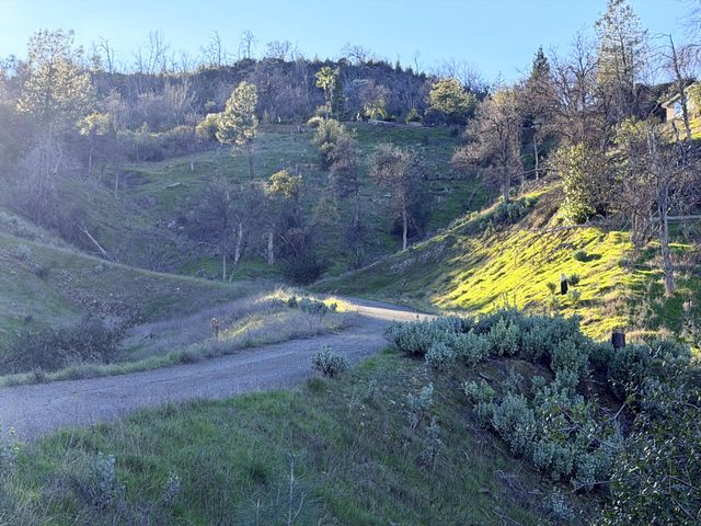 15333 Mountain Shadows Drive, Redding, CA 96001