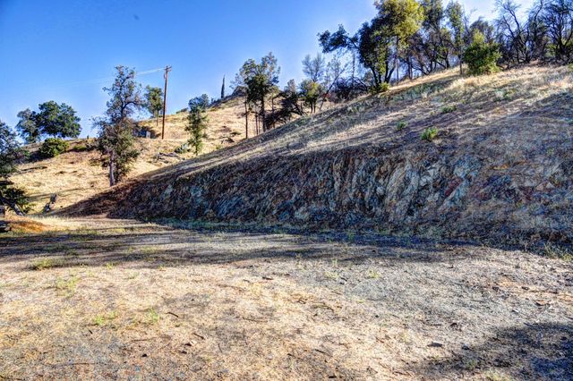 15333 Mountain Shadows Drive, Redding, CA 96001