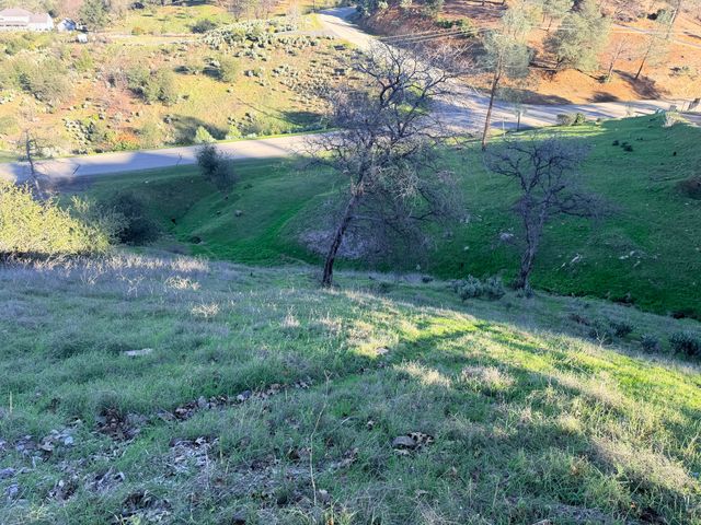 15333 Mountain Shadows Drive, Redding, CA 96001