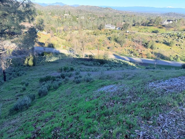 15333 Mountain Shadows Drive, Redding, CA 96001