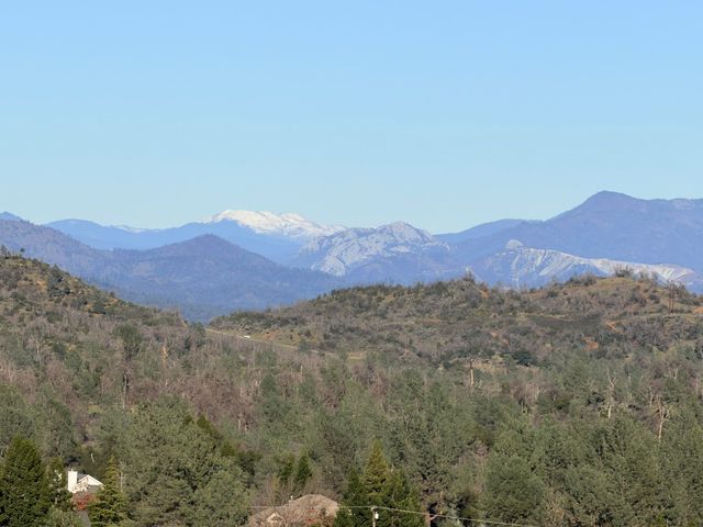 15333 Mountain Shadows Drive, Redding, CA 96001