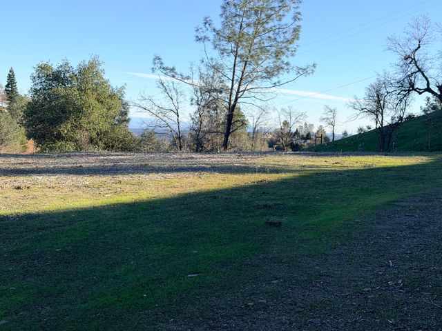 15333 Mountain Shadows Drive, Redding, CA 96001