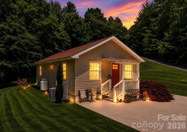 54 Thad Johnson Road, Saluda, NC 28773