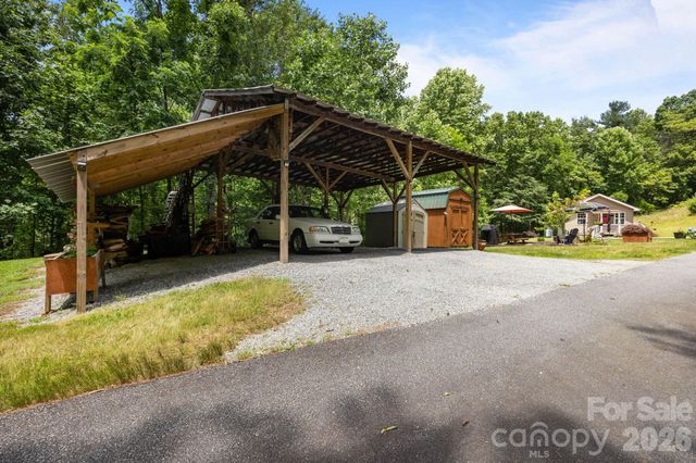 54 Thad Johnson Road, Saluda, NC 28773
